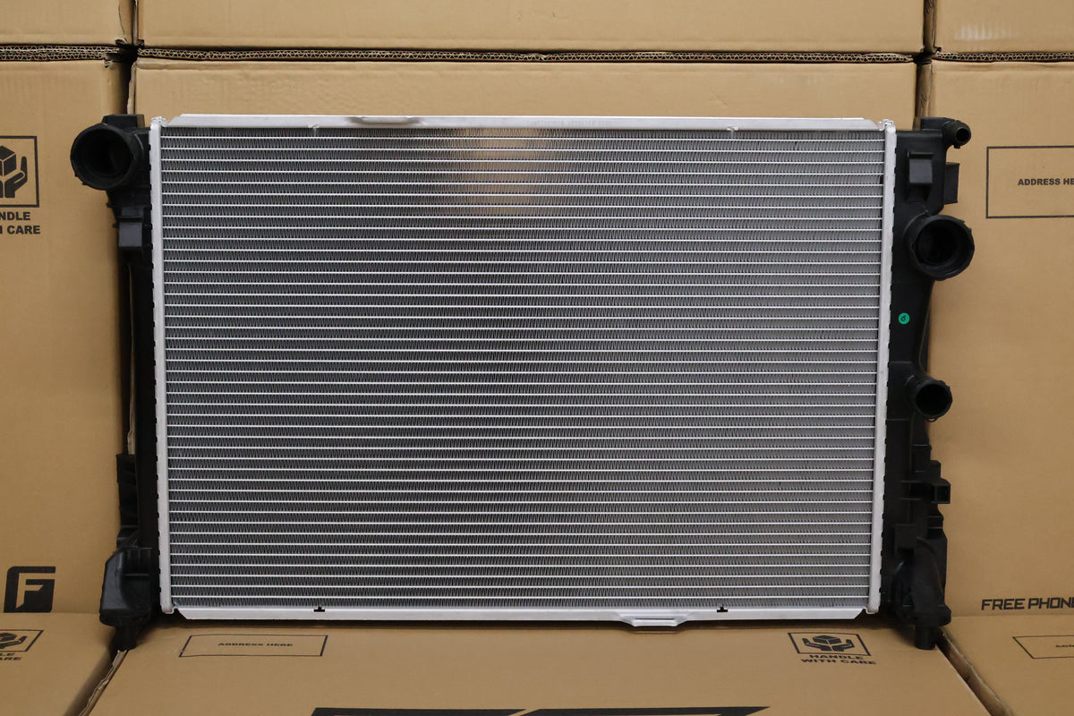Mercedes Benz W204 C200 CDI / 220 CDI / 250 CDI / Diesel Radiator