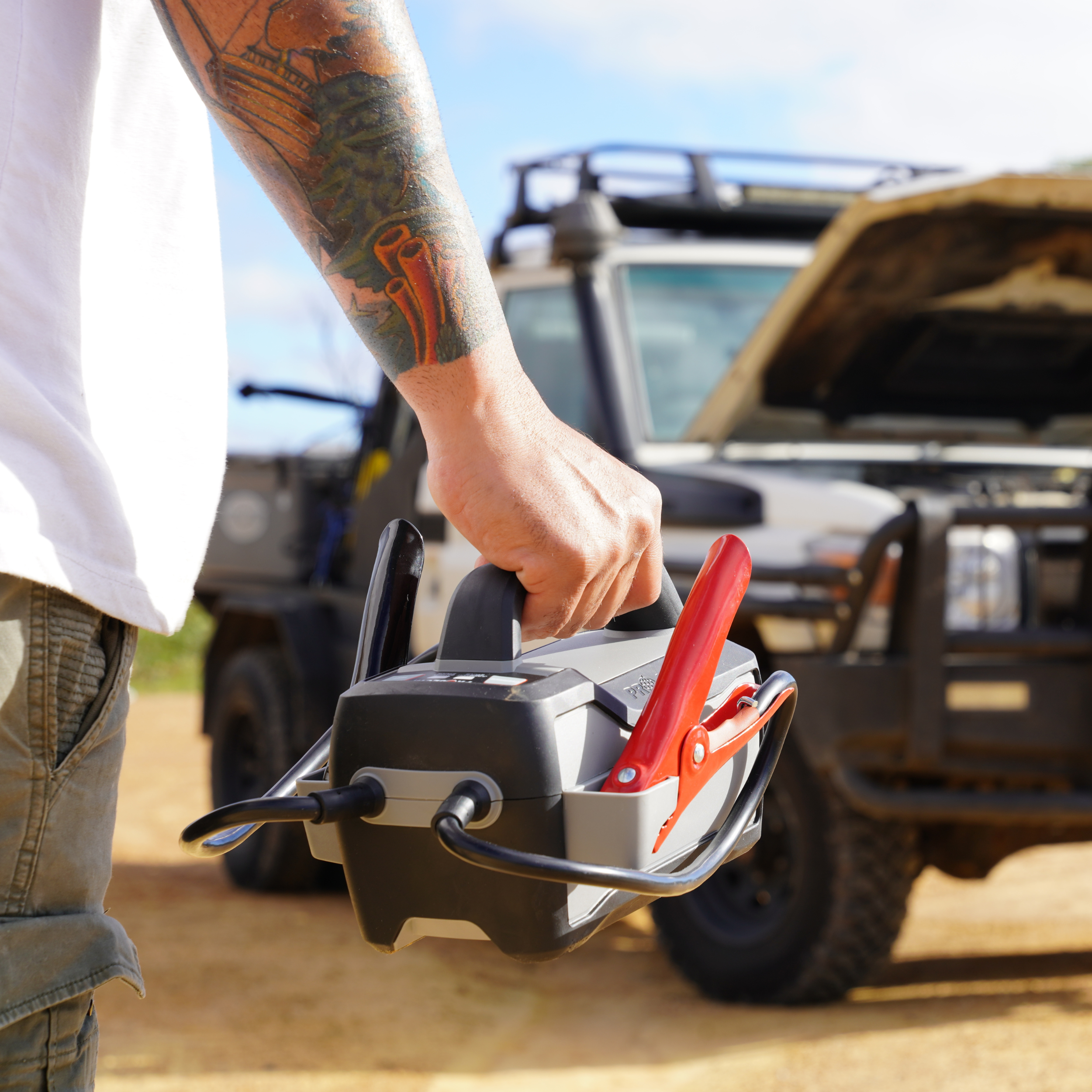 Projecta IS1500 jump starting a 4WD