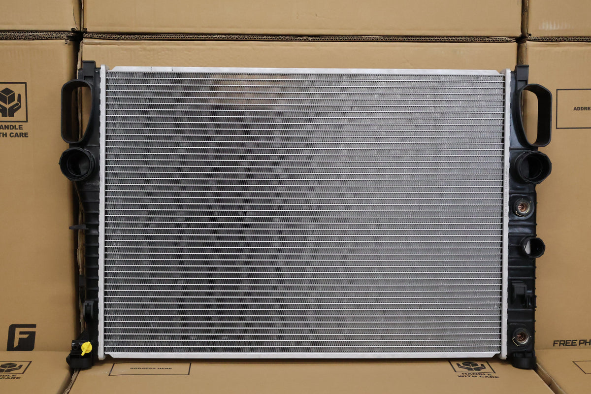 Mercedes Benz W211 E240 / 280 / 350 Petrol Radiator