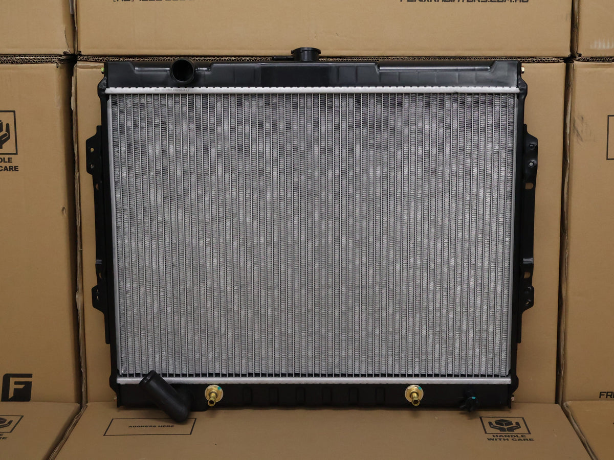 Mitsubishi Triton ME-MJ 3.0 V6 Radiator (SEP/1990 - OCT/1996)